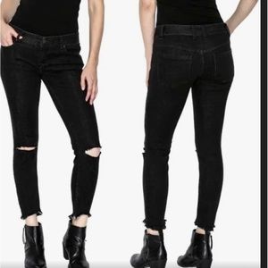 Free People destroyed frayed hem skinny fit jean size 26 EUC